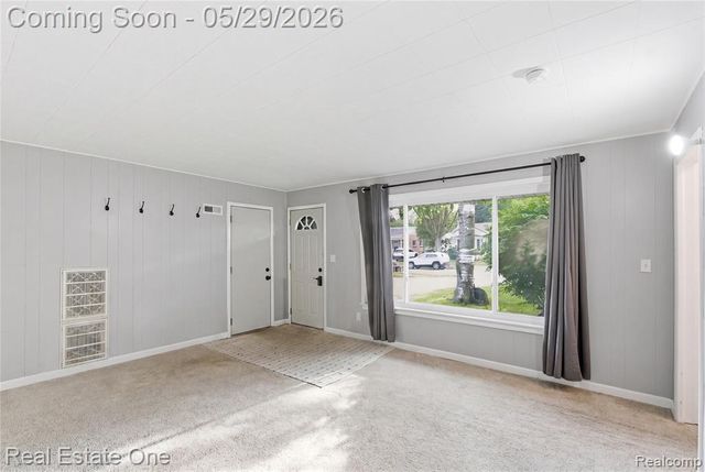 733 S Webik Avenue, Clawson, MI 48017