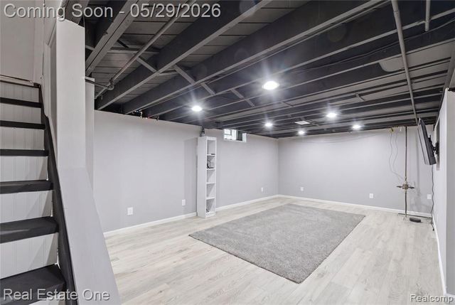 733 S Webik Avenue, Clawson, MI 48017
