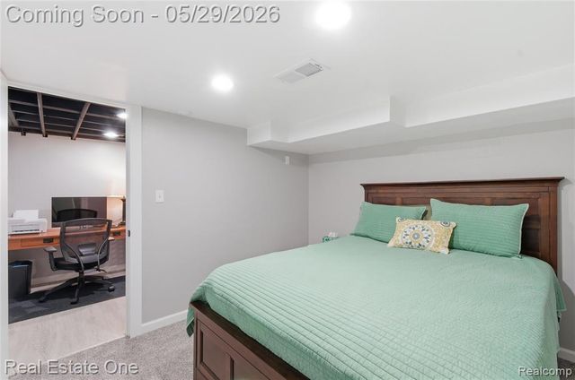 733 S Webik Avenue, Clawson, MI 48017