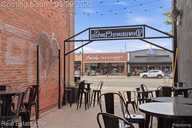 733 S Webik Avenue, Clawson, MI 48017