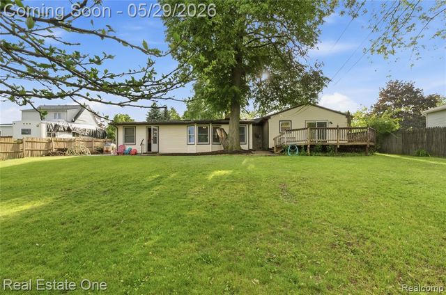 733 S Webik Avenue, Clawson, MI 48017