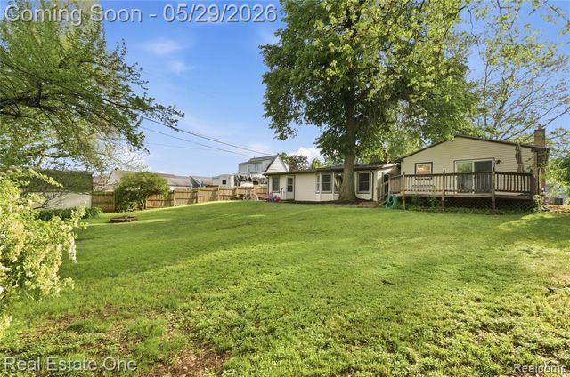 733 S Webik Avenue, Clawson, MI 48017