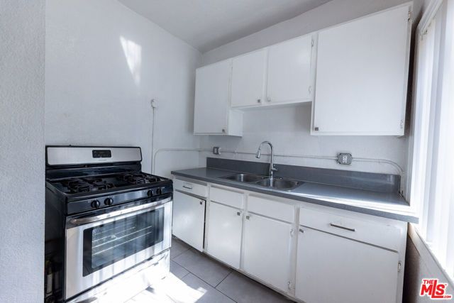 661 Shatto Place 102, Los Angeles, CA 90005