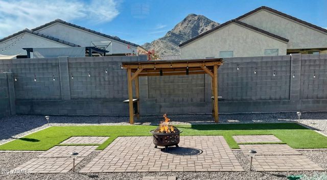 33678 N DERTUCCIO Trail, San Tan Valley, AZ 85144