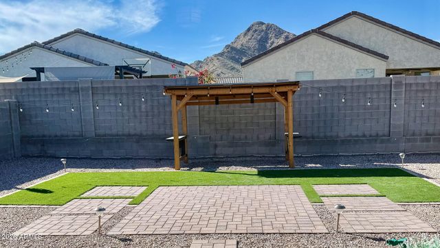 33678 N DERTUCCIO Trail, San Tan Valley, AZ 85144