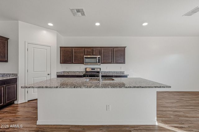 33678 N DERTUCCIO Trail, San Tan Valley, AZ 85144