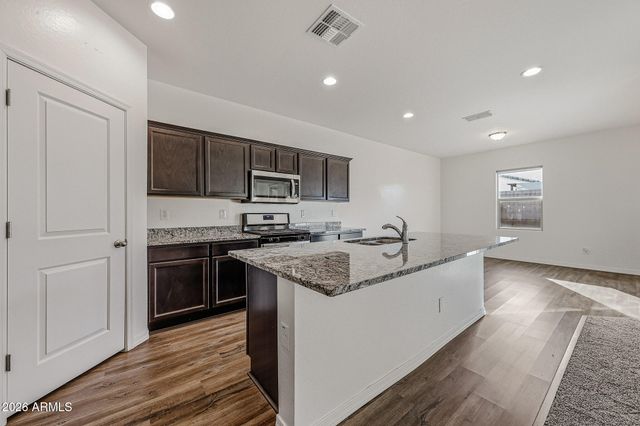 33678 N DERTUCCIO Trail, San Tan Valley, AZ 85144