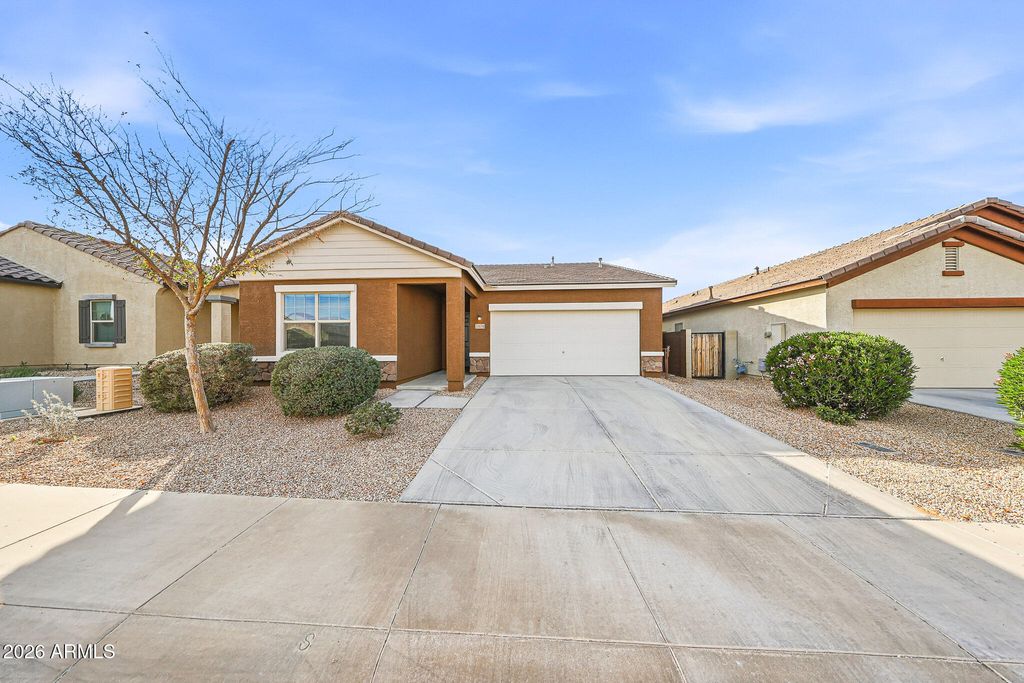 33678 N DERTUCCIO Trail, San Tan Valley, AZ 85144