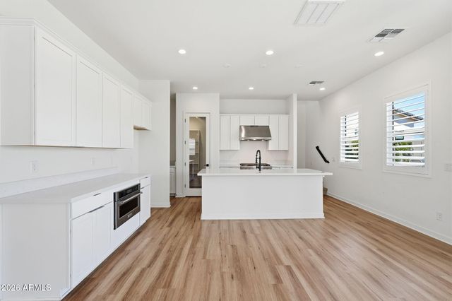 18188 W WINDMERE Drive, Goodyear, AZ 85338