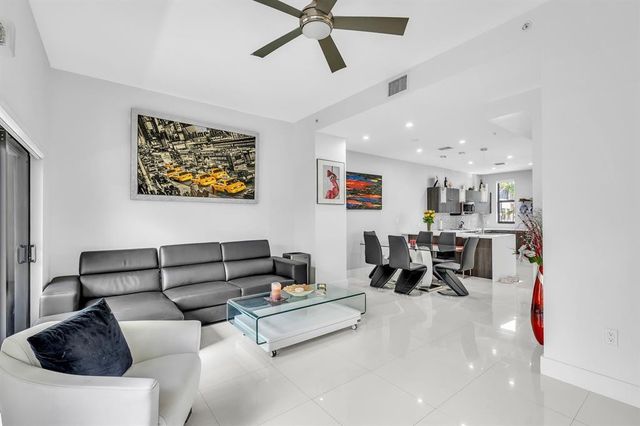 462 SE 1ST Circle, Pompano Beach, FL 33060