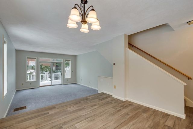 801 Sherwood Forest Ln 801, Saugus, MA 01906