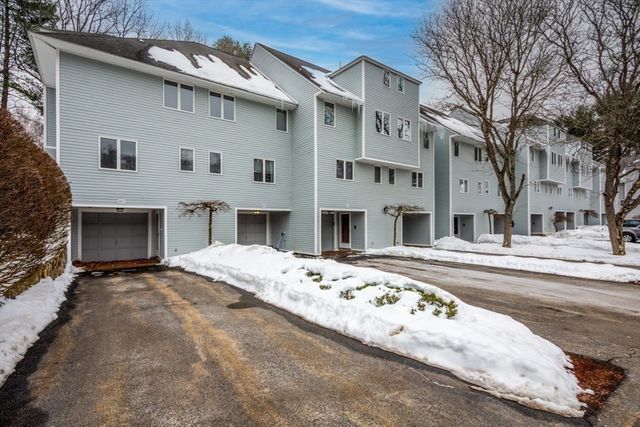 801 Sherwood Forest Ln 801, Saugus, MA 01906