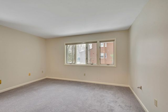 801 Sherwood Forest Ln 801, Saugus, MA 01906