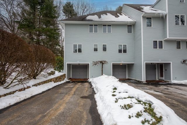 801 Sherwood Forest Ln 801, Saugus, MA 01906