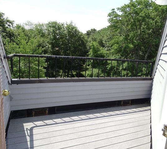 801 Sherwood Forest Ln 801, Saugus, MA 01906