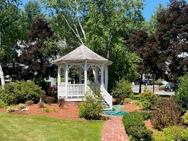 801 Sherwood Forest Ln 801, Saugus, MA 01906