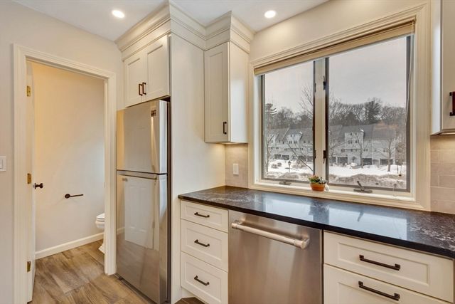 801 Sherwood Forest Ln 801, Saugus, MA 01906