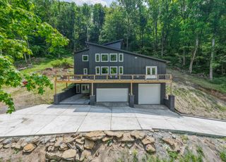 700 Shoreside Drive, Smithville, TN 37166