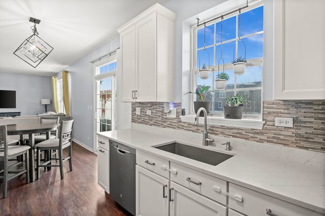 218 Middleton Court, Elgin, IL 60124