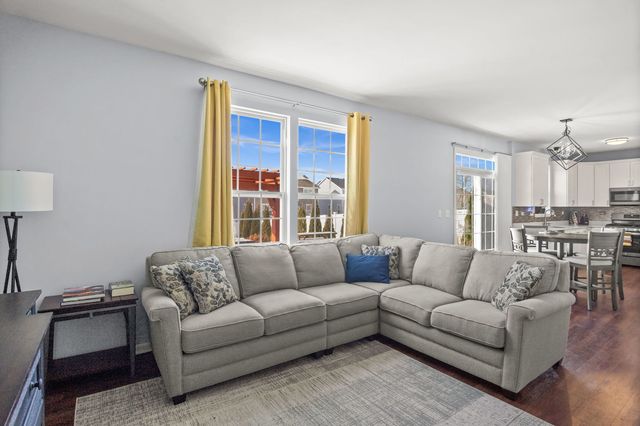 218 Middleton Court, Elgin, IL 60124