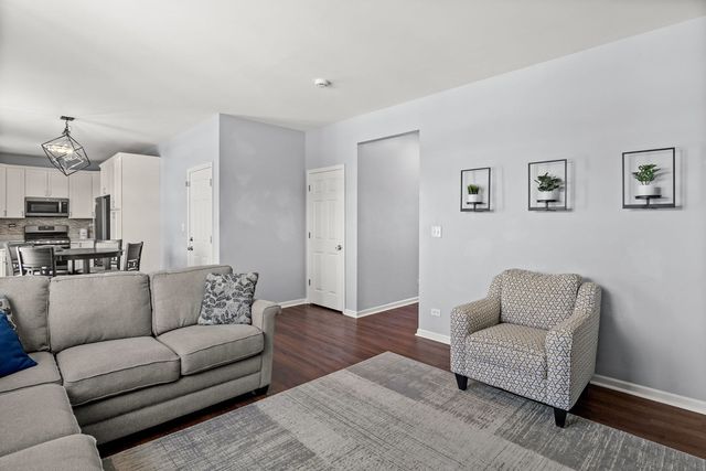 218 Middleton Court, Elgin, IL 60124