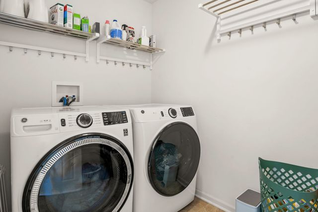 218 Middleton Court, Elgin, IL 60124