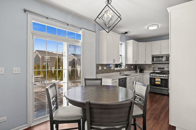 218 Middleton Court, Elgin, IL 60124