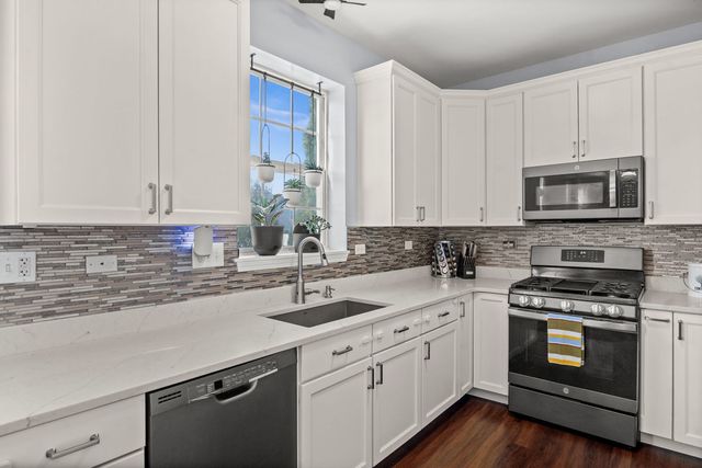 218 Middleton Court, Elgin, IL 60124