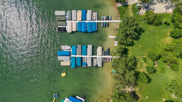 21687 Shiawassee Drive, Cassopolis, MI 49031