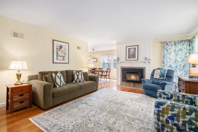 21687 Shiawassee Drive, Cassopolis, MI 49031