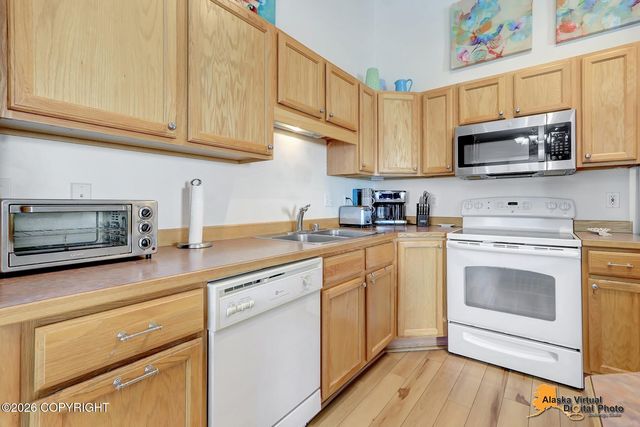 6460 Fairweather Drive, Anchorage, AK 99518