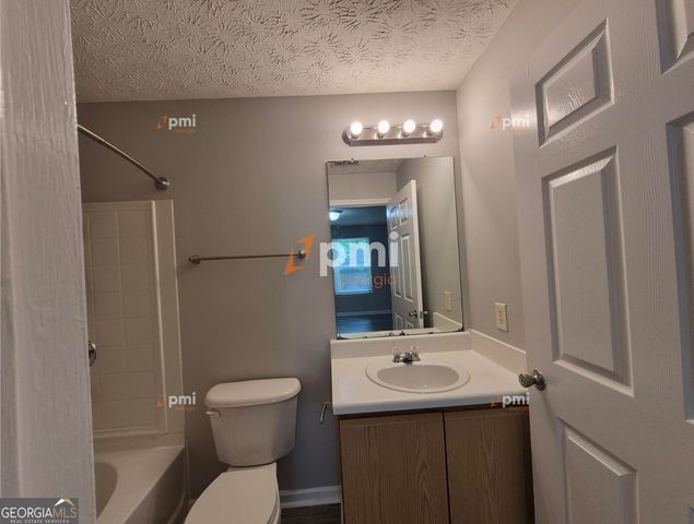 2204 Fairington Village Drive, Lithonia, GA 30038