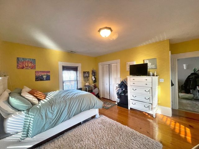 56 Saint James Cir 2, Newton, MA 02458