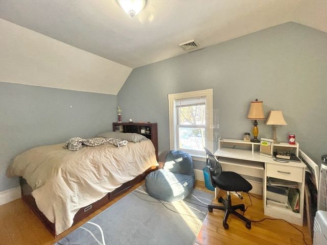 56 Saint James Cir 2, Newton, MA 02458