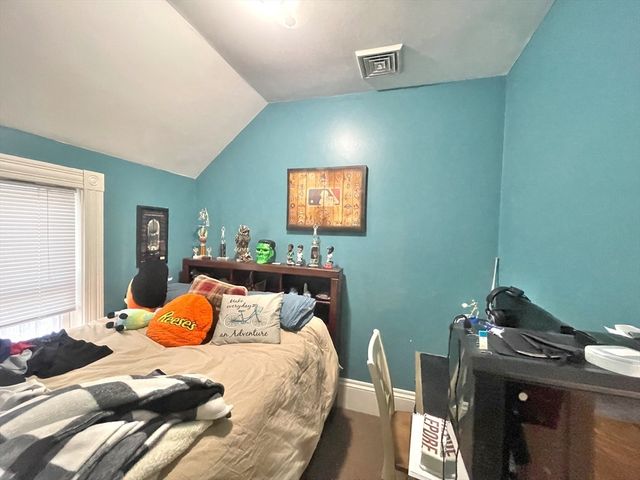 56 Saint James Cir 2, Newton, MA 02458