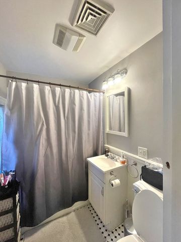 56 Saint James Cir 2, Newton, MA 02458