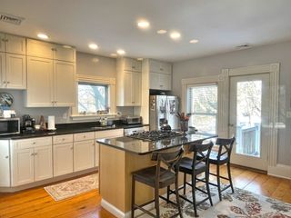 56 Saint James Cir 2, Newton, MA 02458
