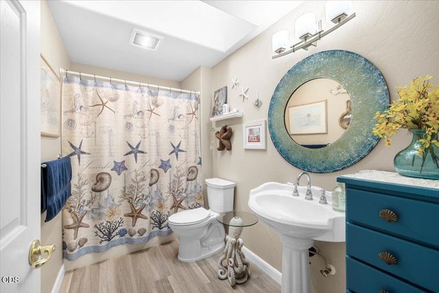 155 Country Hill Drive, Phoenix, OR 97535