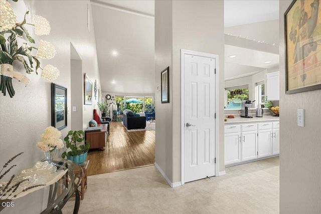 155 Country Hill Drive, Phoenix, OR 97535