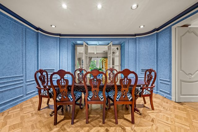 908 Elm Place, Glencoe, IL 60022