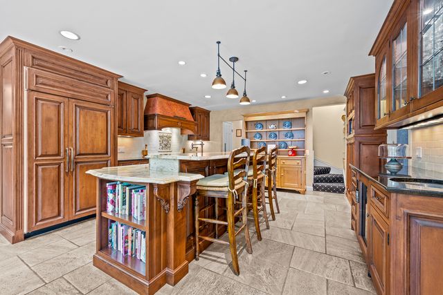 908 Elm Place, Glencoe, IL 60022