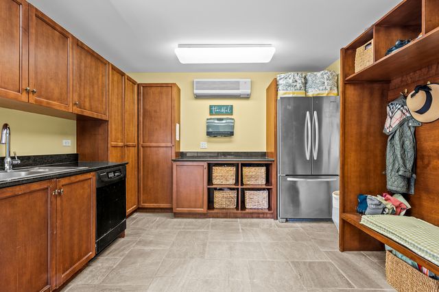 908 Elm Place, Glencoe, IL 60022