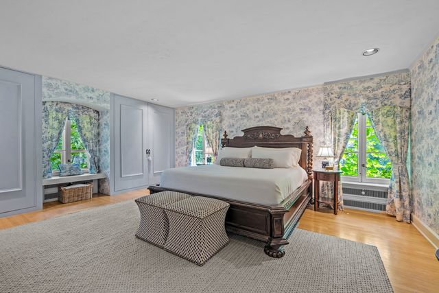 908 Elm Place, Glencoe, IL 60022