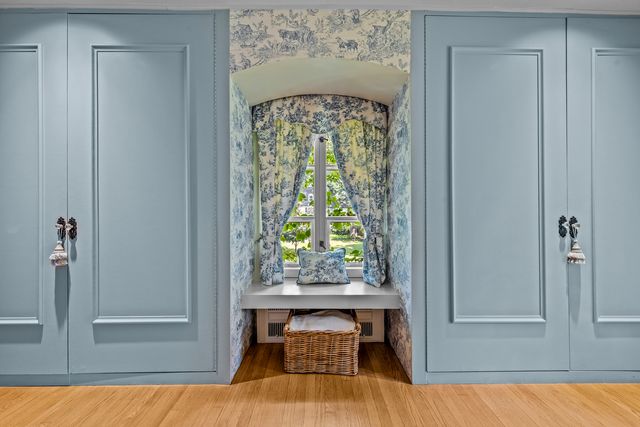 908 Elm Place, Glencoe, IL 60022