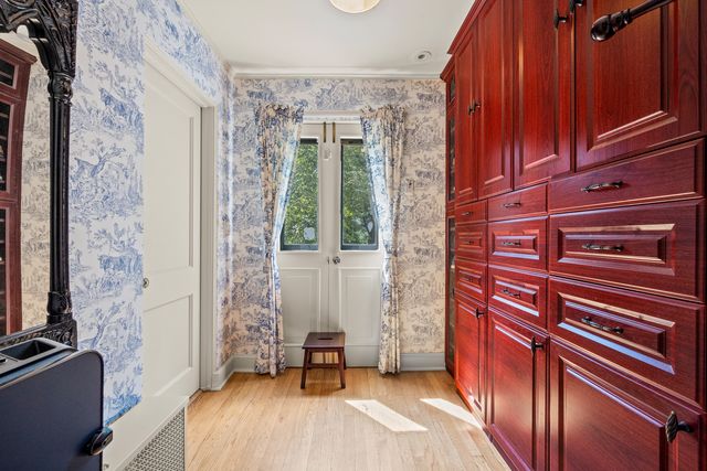 908 Elm Place, Glencoe, IL 60022