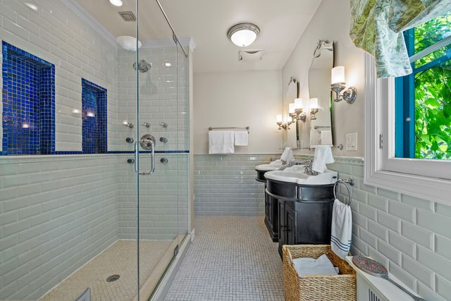 908 Elm Place, Glencoe, IL 60022