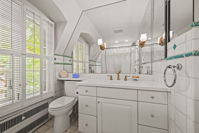 908 Elm Place, Glencoe, IL 60022