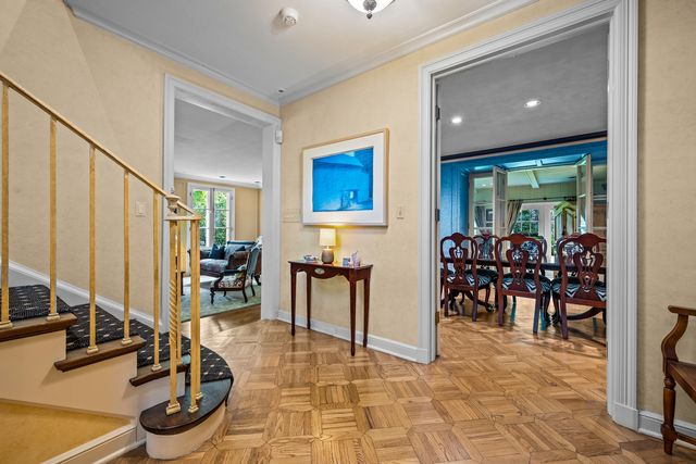 908 Elm Place, Glencoe, IL 60022