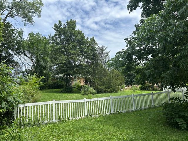 34908 E Shores Road, Lone Jack, MO 64070