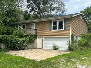 34908 E Shores Road, Lone Jack, MO 64070